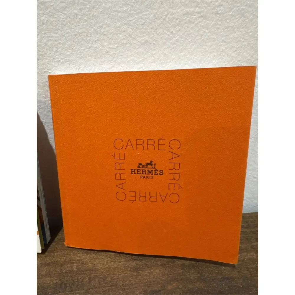 CARRE HERMES SCARF Booklet How to Tie a Scarf Softcover 2002 Book Booklet 4-1/4